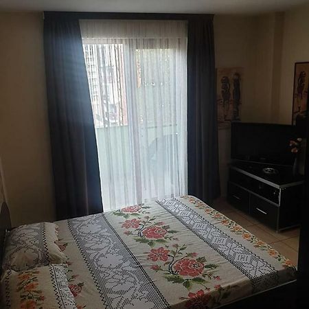 Nick Apartments Mamaia Esterno foto