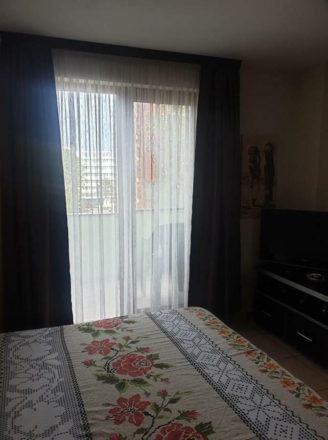 Nick Apartments Mamaia Esterno foto