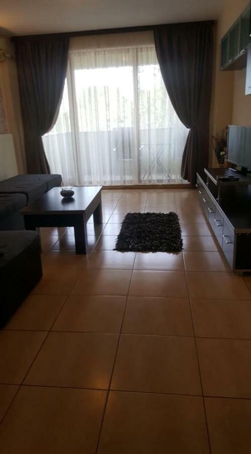 Nick Apartments Mamaia Esterno foto