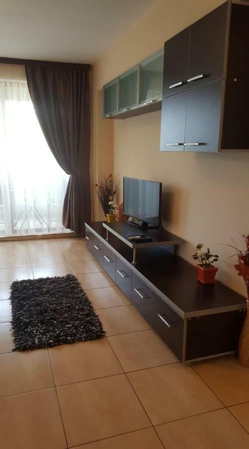 Nick Apartments Mamaia Esterno foto